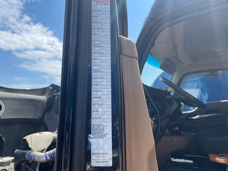 2019-kenworth-t680-image-27