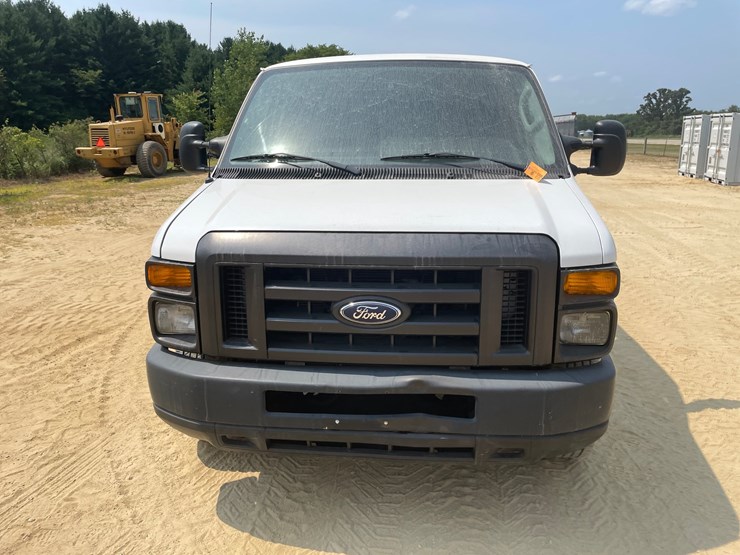 2009-ford-e350-image-2
