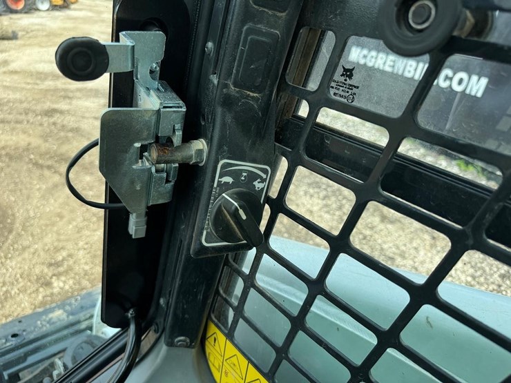 2023-bobcat-t650-image-26
