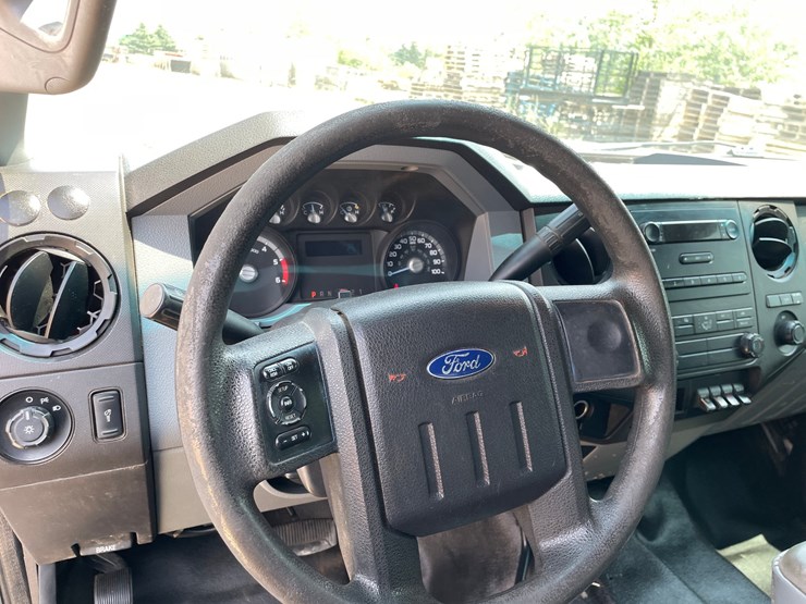 2015-ford-f550-image-38