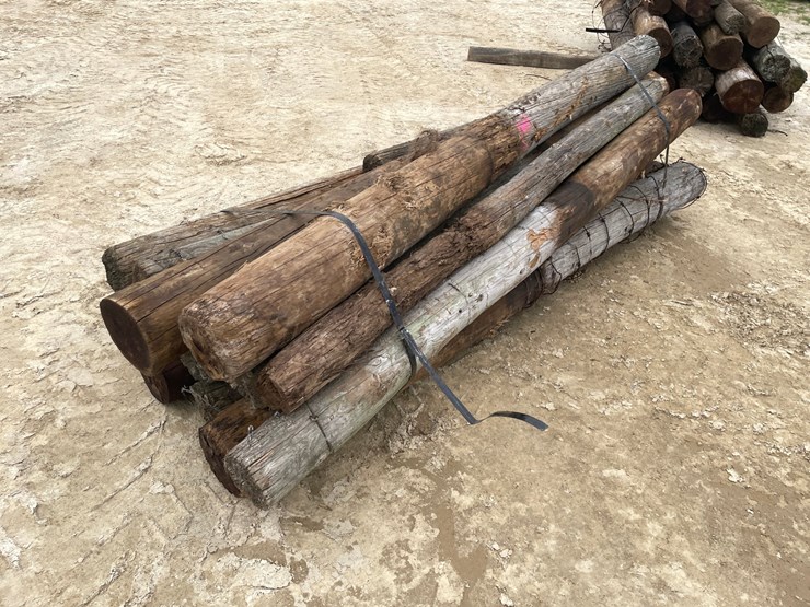 #3615-•-bundle-of-used-round-posts-image-4