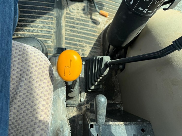 2016-john-deere-5055e-image-29