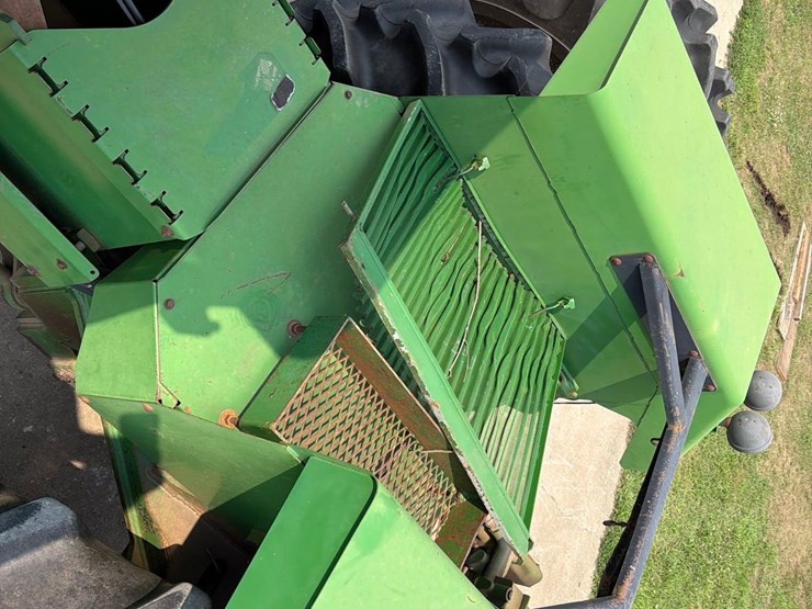 john-deere-8560-image-40