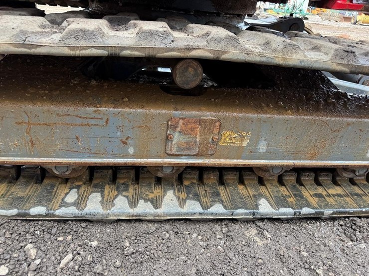 2012-takeuchi-tb250-image-21