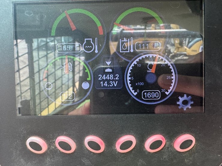 2016-caterpillar-259d-image-24