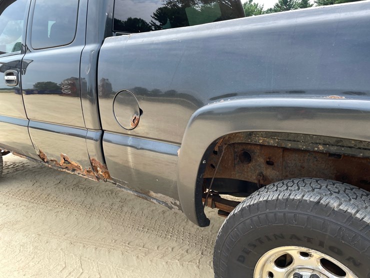 2003-chevrolet-silverado-2500hd-image-22