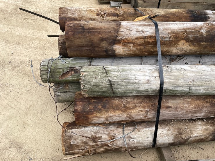 #3613-•-bundle-of-used-round-posts-image-8