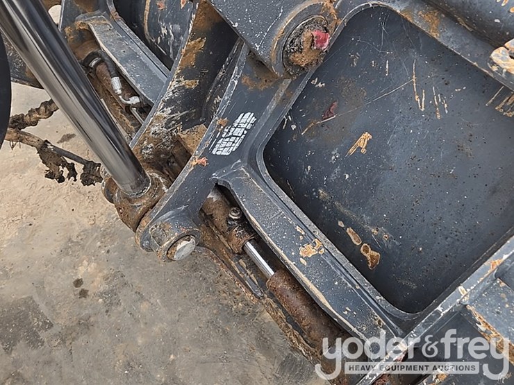2014-deere-310sk-image-23