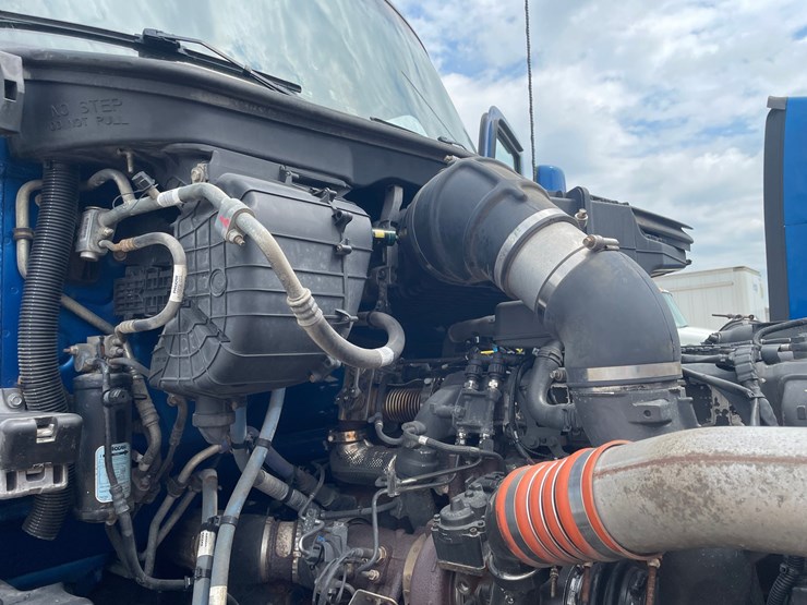 2020-kenworth-t680-image-46