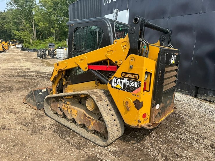 2016-caterpillar-259d-image-4
