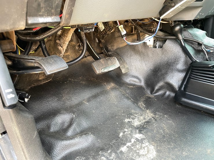 2015-ford-f550-image-36