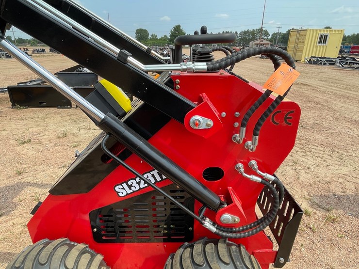 #5595-•-mms-sl-323tz-mini-skid-steer-loader-(mosinee,-wi)-image-13
