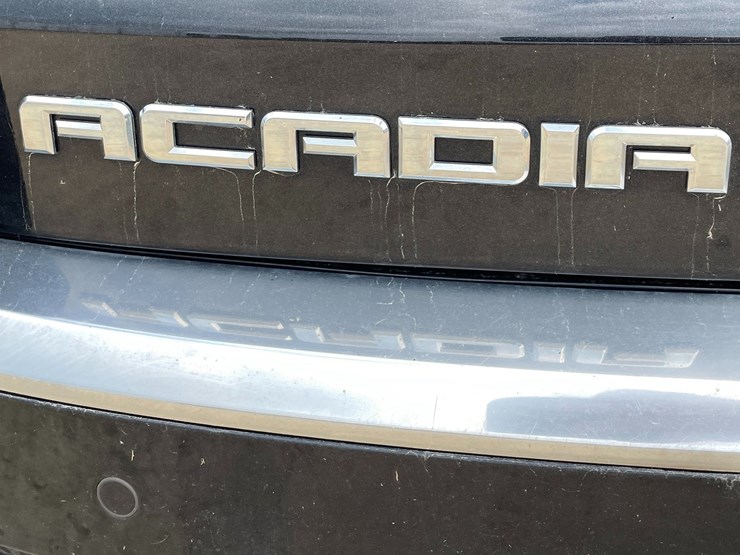 2014-gmc-acadia-denali-image-10