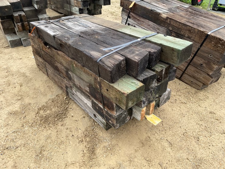 #3626-•-bundle-of-used-guard-rail-posts-image-1