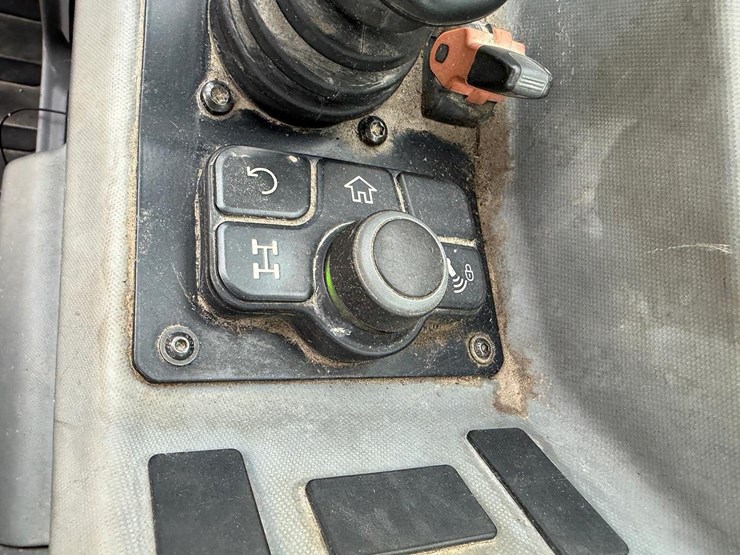 2022-bobcat-tl619-image-23
