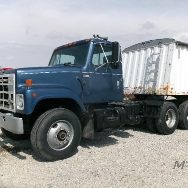 1985 INTERNATIONAL S2500