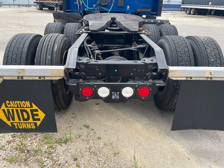 2020-kenworth-t680-image-16