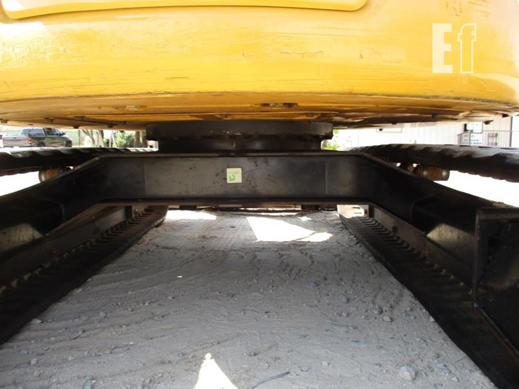 2016-caterpillar-305.5e-image-22