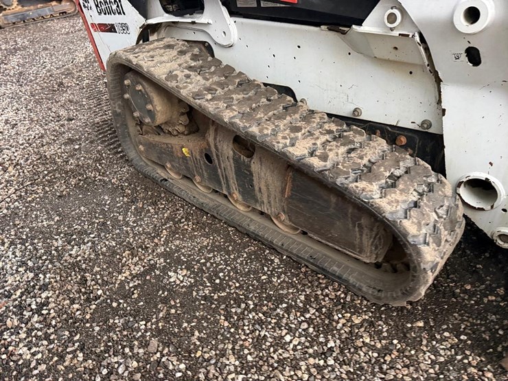 2011-bobcat-t650-image-12