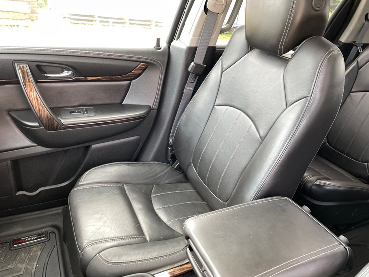 2014-gmc-acadia-denali-image-51