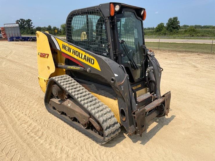 2016-new-holland-c227-image-3