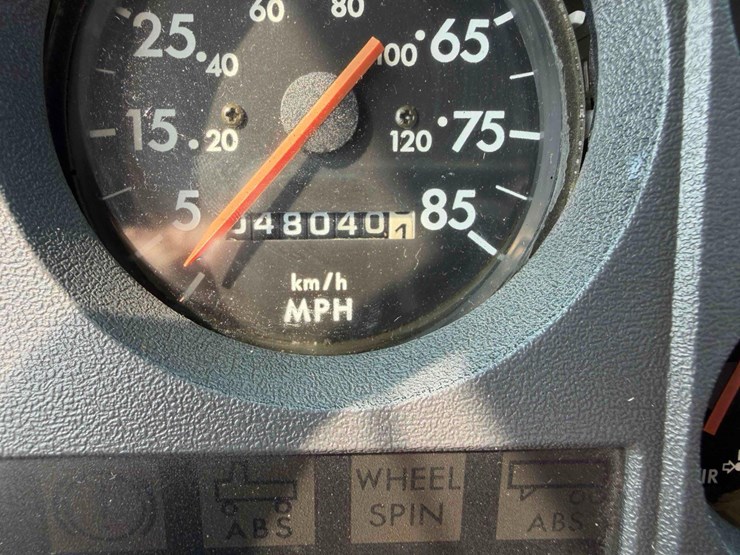 2000-freightliner-fl112-image-30