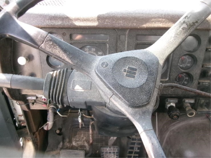 1985-international-s2500-image-15