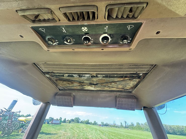 john-deere-4850-image-37