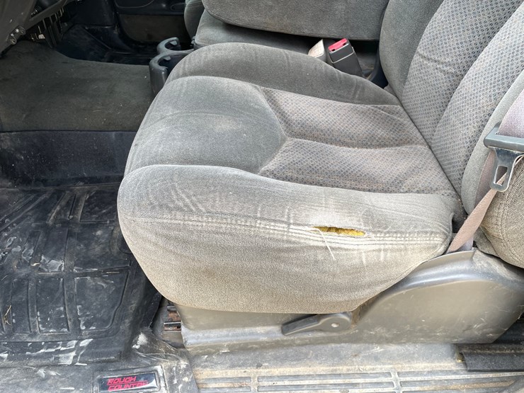 2003-chevrolet-silverado-2500hd-image-38