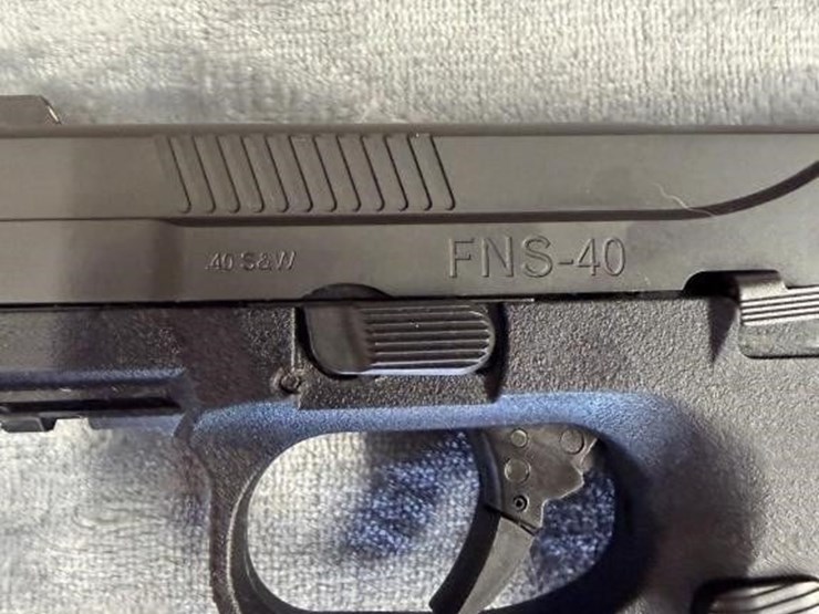 gs---smith-and-wesson-fns-40-image-4