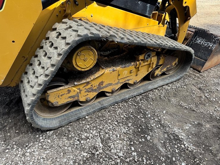2023-caterpillar-259d3-image-19