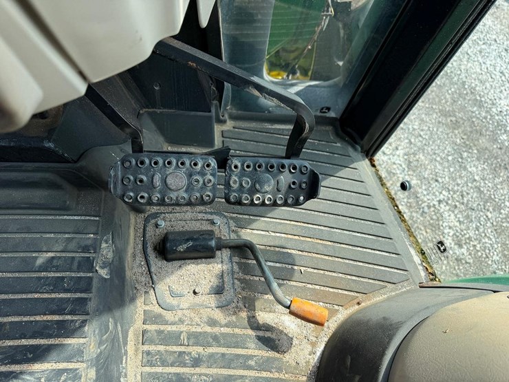2016-john-deere-5055e-image-25