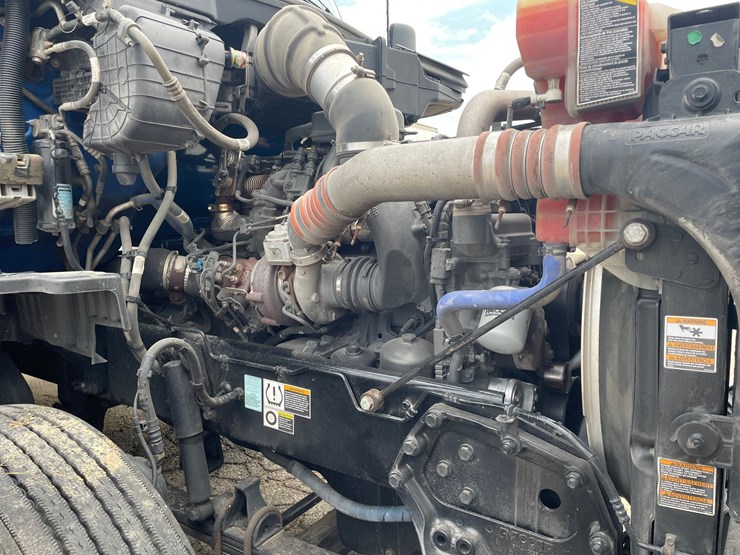 2022-kenworth-t680-image-35