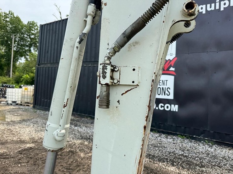 2012-takeuchi-tb250-image-11