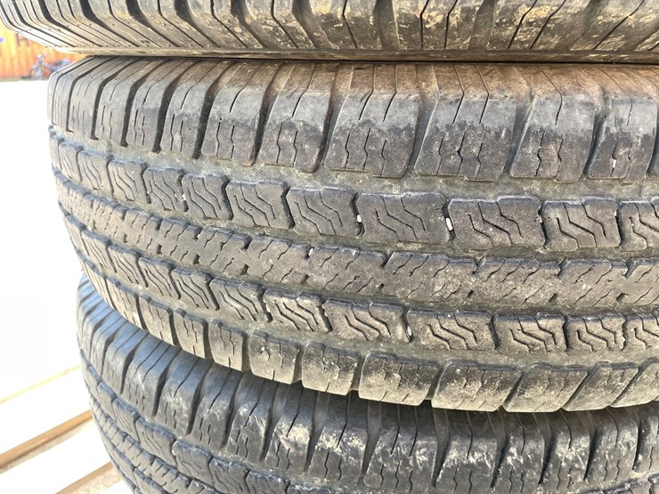 #3585-•-(4)-provider-st-radial-trailer-tires-image-9