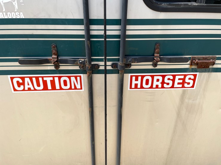 #103-•-1998-trailet-2-horse-trailer-with-overnight-package-(has-wi-title)-image-94
