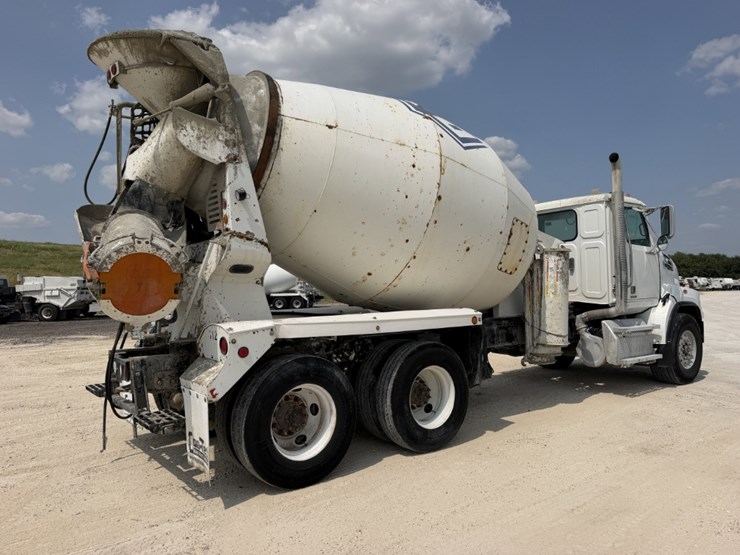 2022-western-star-4700-image-5