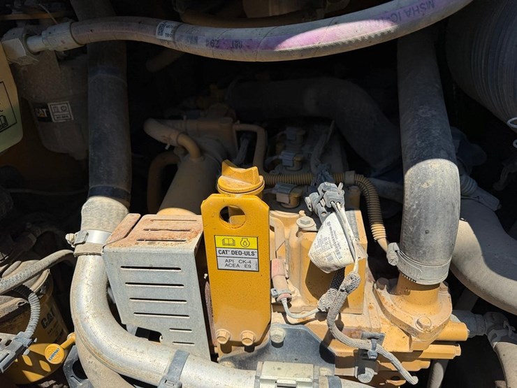 2023-caterpillar-259d3-image-16