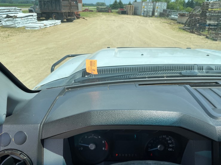 2015-ford-f550-image-44