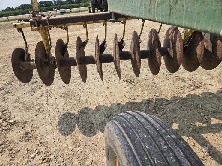 john-deere-14-image-7