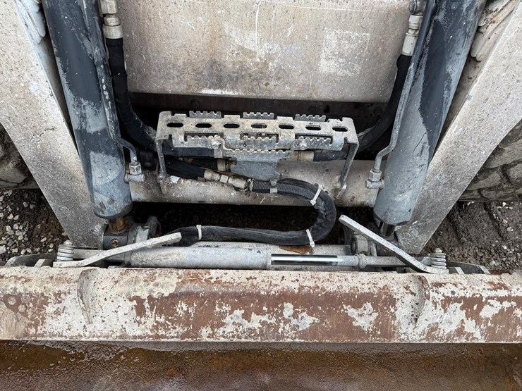 2023-bobcat-s650-image-10