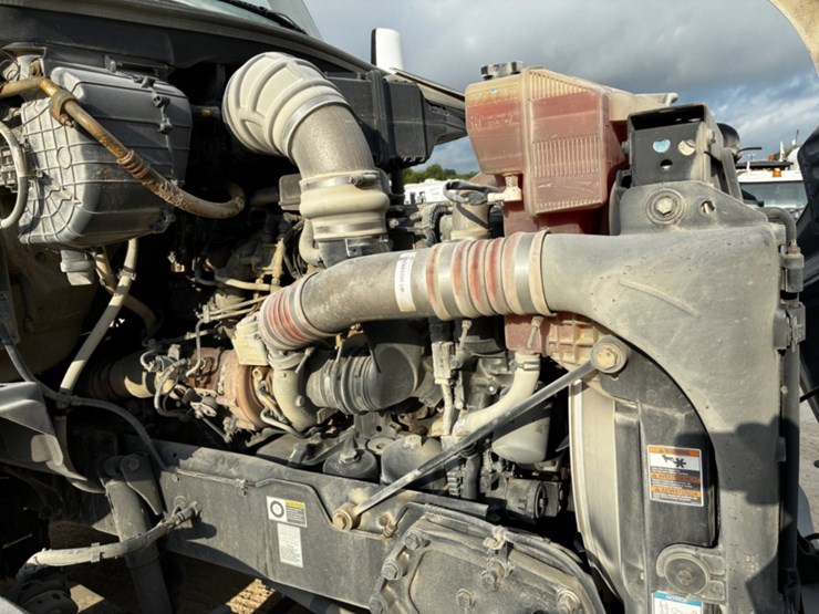 2019-kenworth-t680-image-10