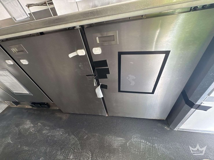 2021-mercedes-benz-sprinter-4500-image-21