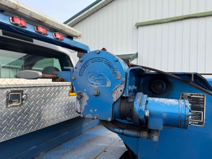 2000-ford-f550-image-16