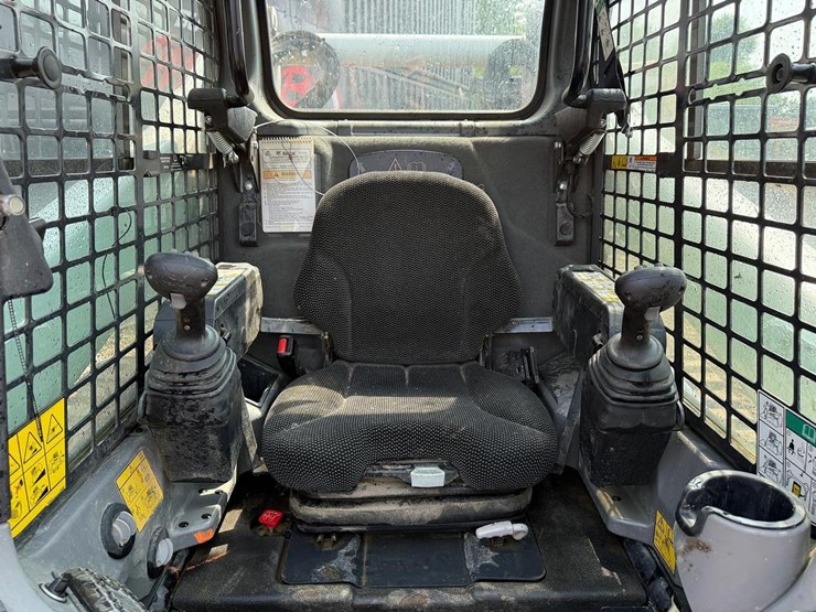 2023-bobcat-t770-image-19