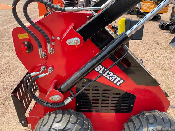 #5596-•-mms-sl-323tz-mini-skid-steer-loader-(mosinee,-wi)-image-10