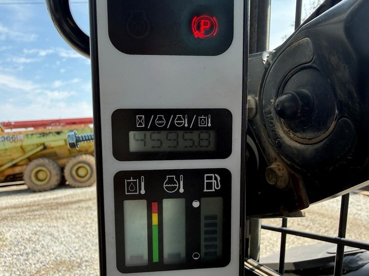 2012-new-holland-l230-image-23