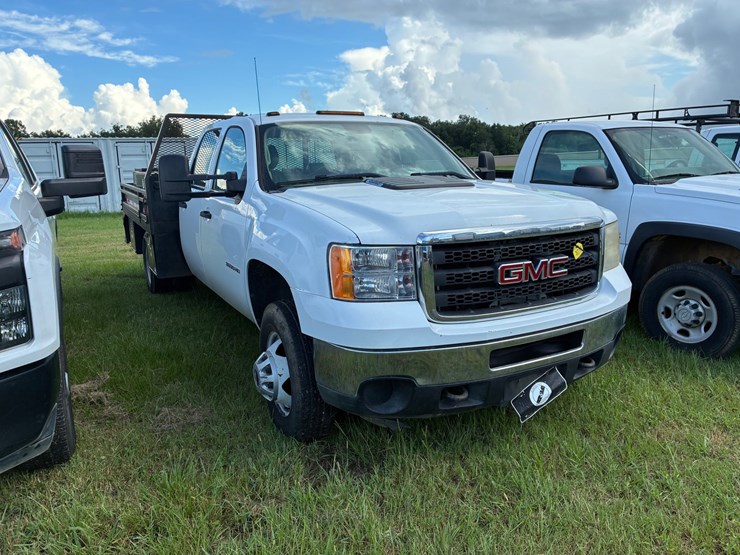 2013-gmc-sierra-3500-image-2