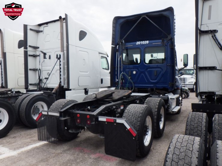 2020-freightliner-cascadia-116-image-6