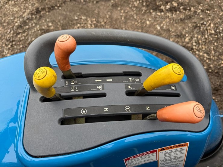 new-holland-tc25d-image-27